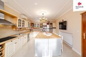 Prodej rodinného domu 410 m2 Dlouhá, Pardubice, cena 26900000 CZK / objekt, nabízí 